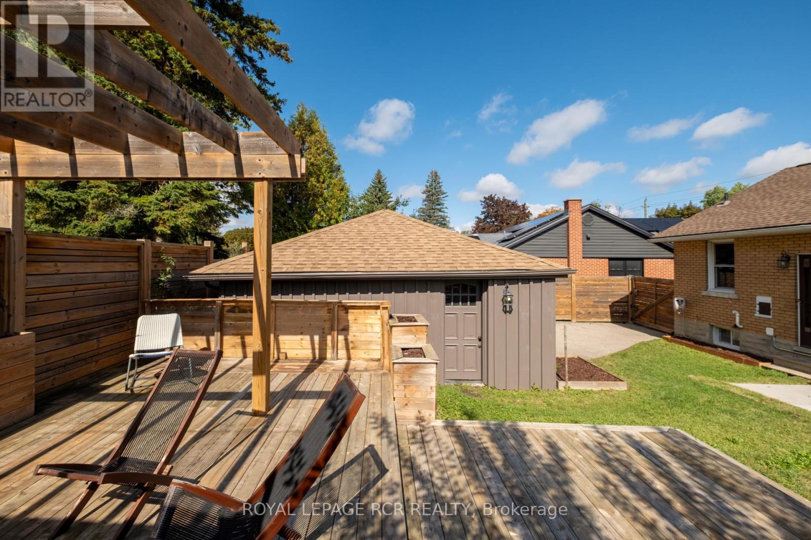 85 Ellis Crescent S, Waterloo, Ontario  N2J 2B8 - Photo 24 - X12435759