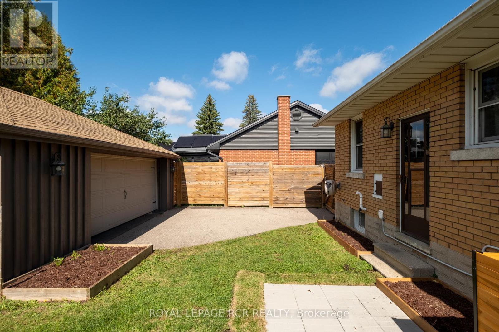 85 Ellis Crescent S, Waterloo, Ontario  N2J 2B8 - Photo 28 - X12435759