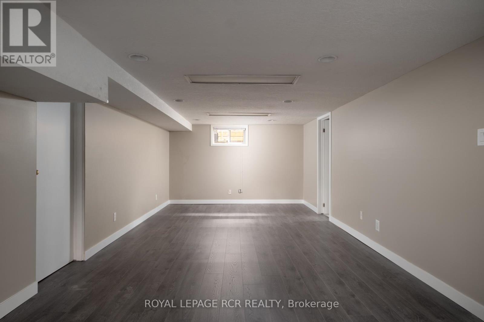85 Ellis Crescent S, Waterloo, Ontario  N2J 2B8 - Photo 31 - X12435759