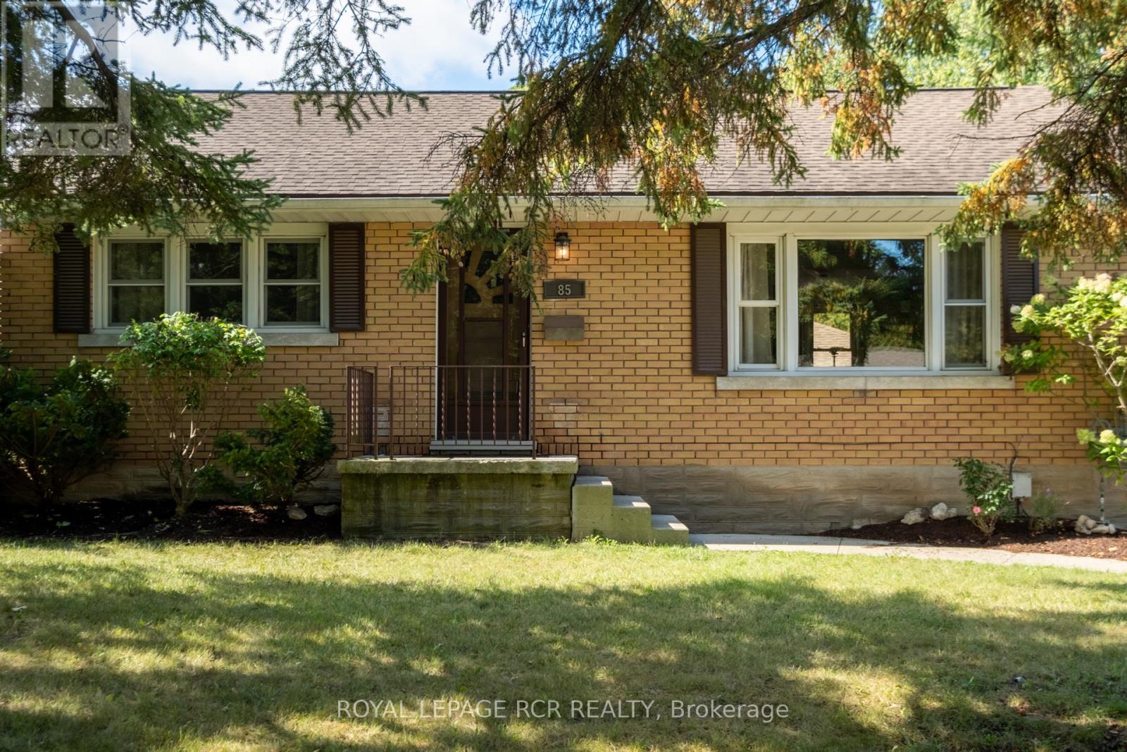 85 Ellis Crescent S, Waterloo, Ontario  N2J 2B8 - Photo 36 - X12435759