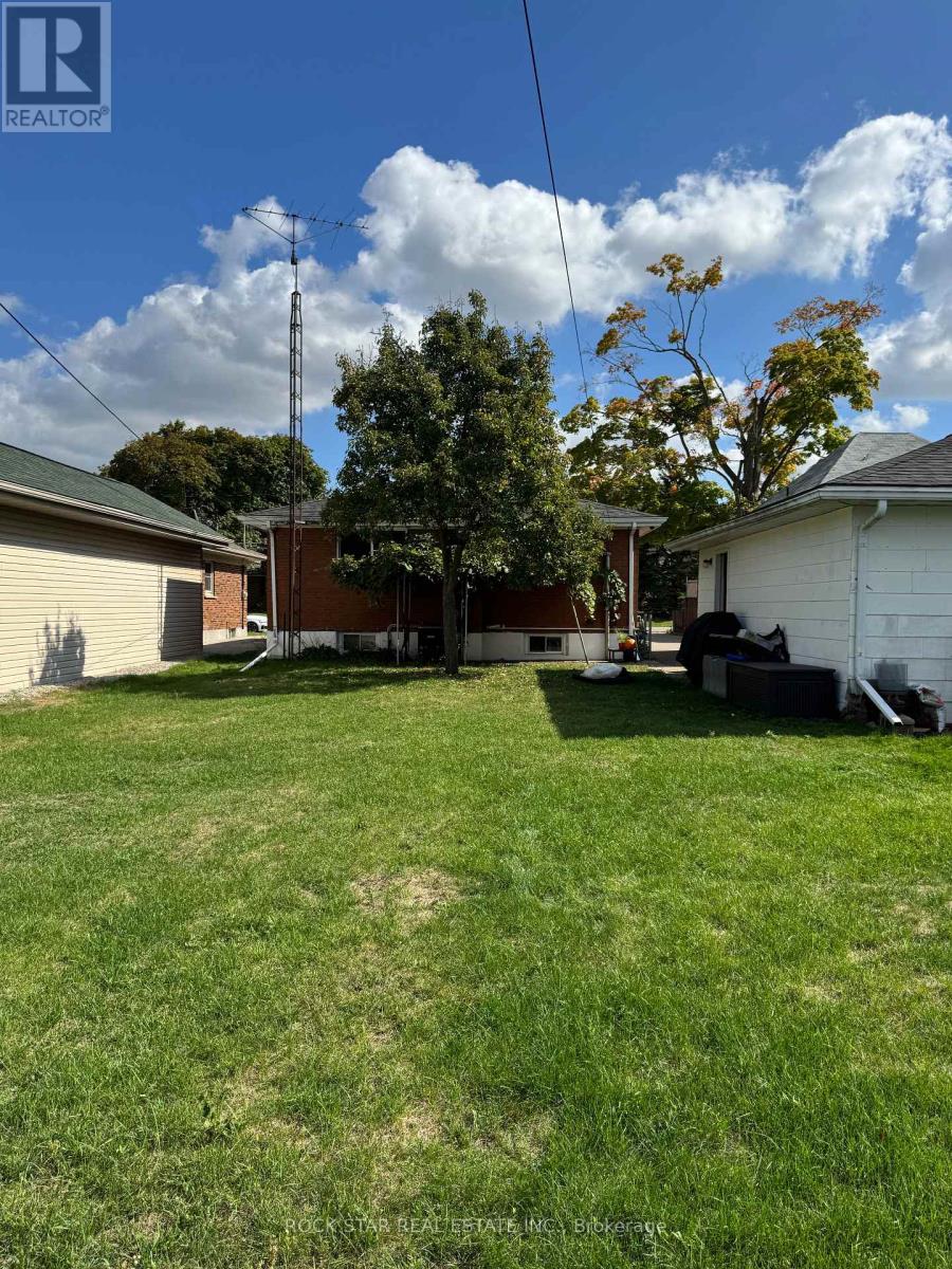 Main Fl - 136 Grand Street, Brantford, Ontario  N3R 4B7 - Photo 17 - X12435773