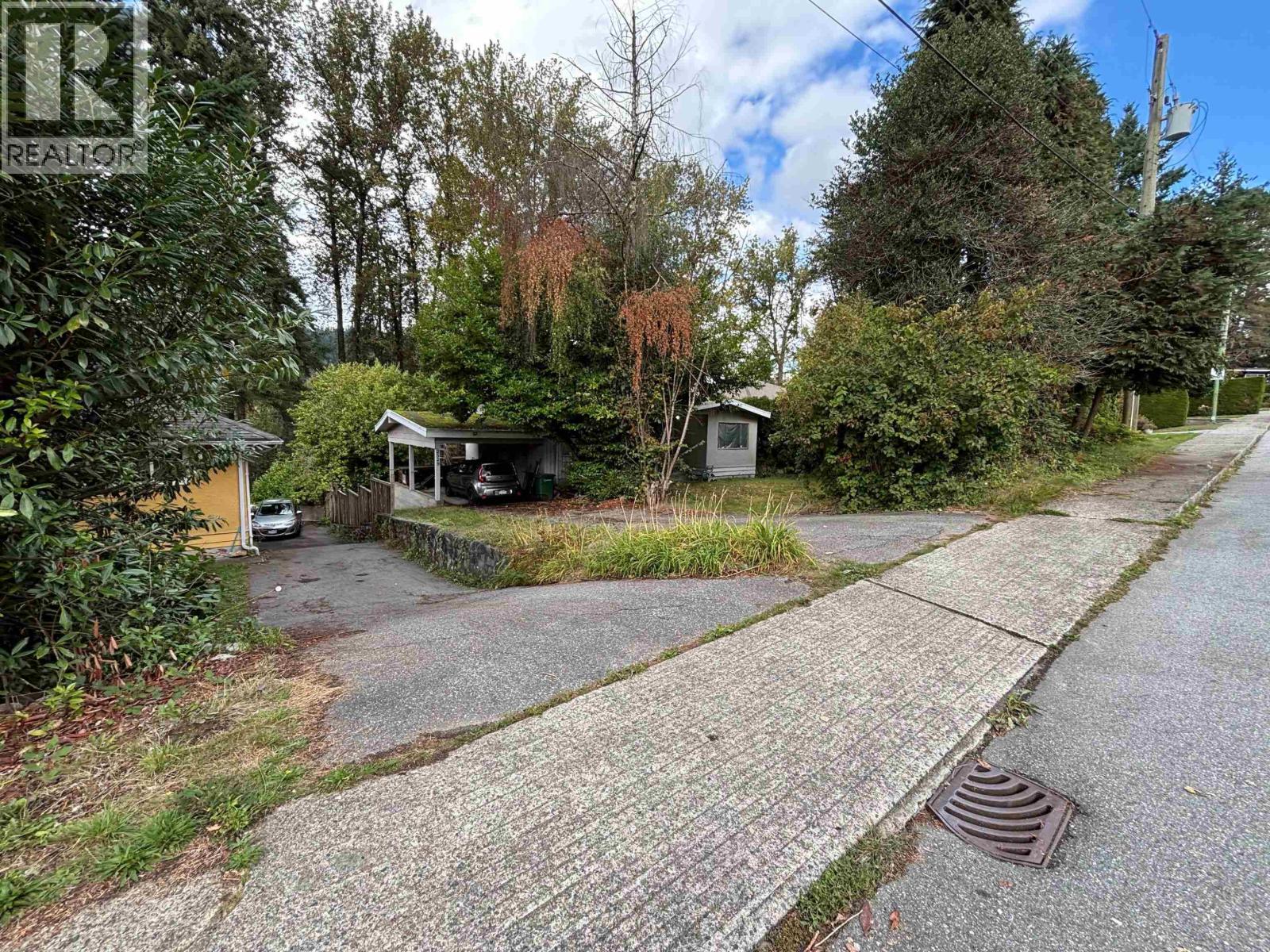 2529 Larkin Court, Burnaby, British Columbia  V3J 1E1 - Photo 1 - R3053012