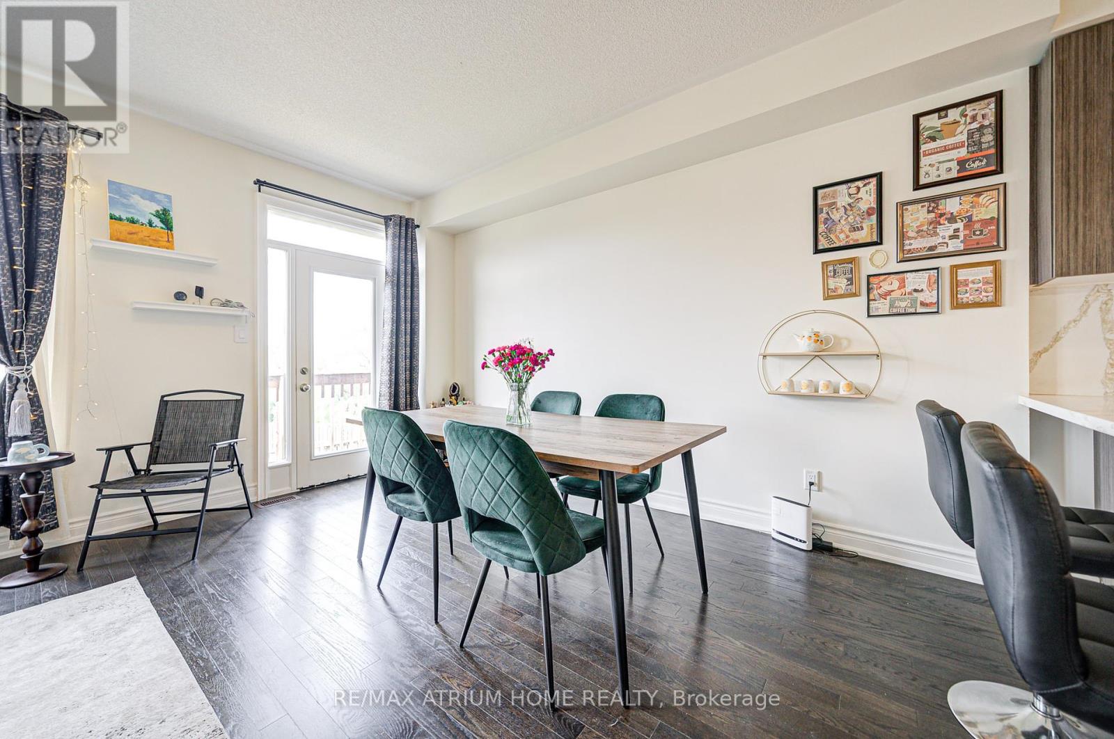 24 Briarfield Avenue, East Gwillimbury, Ontario  L9N 0P5 - Photo 10 - N12435787