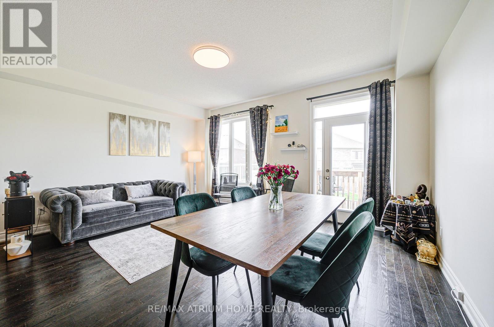 24 Briarfield Avenue, East Gwillimbury, Ontario  L9N 0P5 - Photo 12 - N12435787