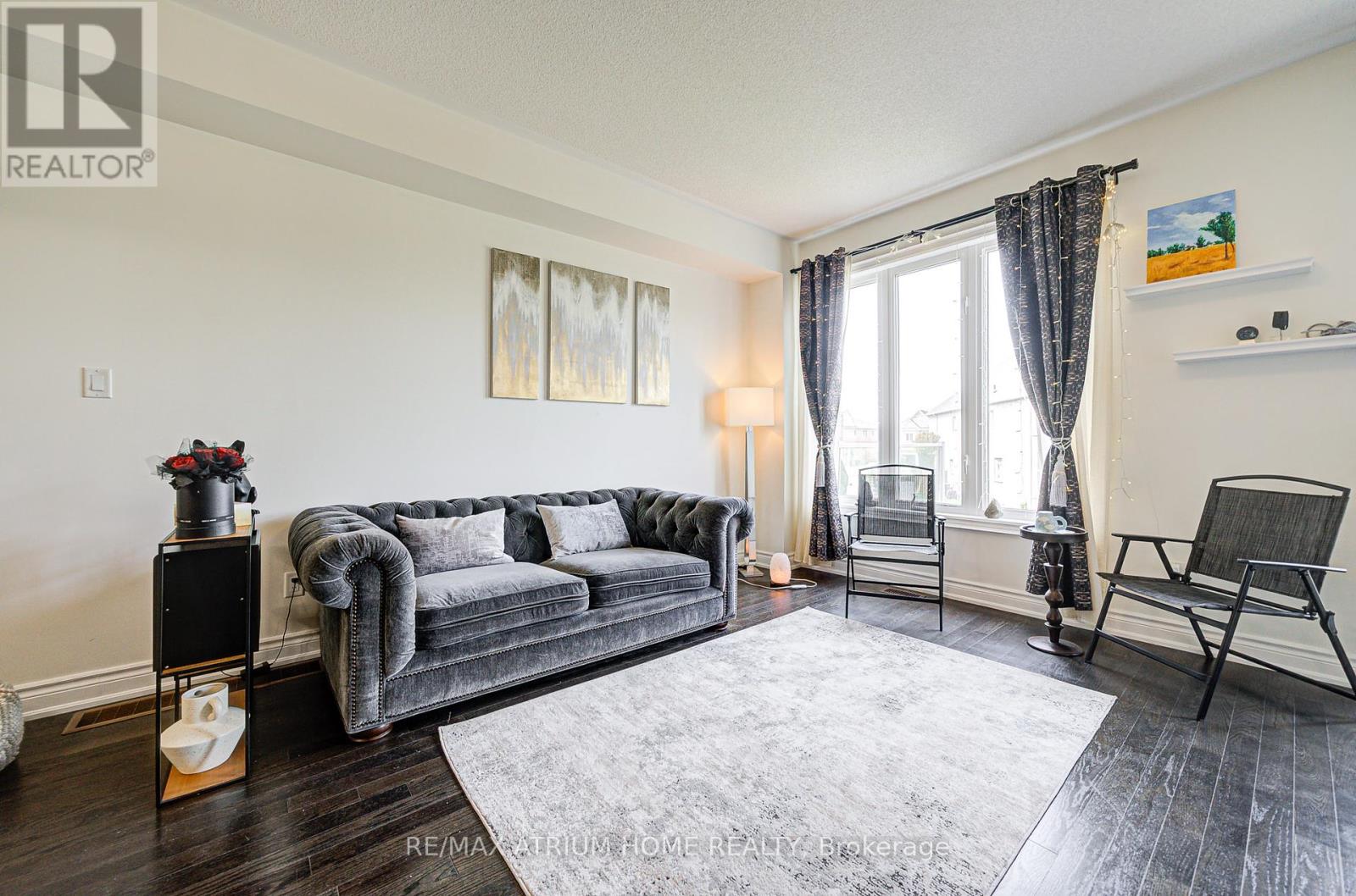 24 Briarfield Avenue, East Gwillimbury, Ontario  L9N 0P5 - Photo 13 - N12435787