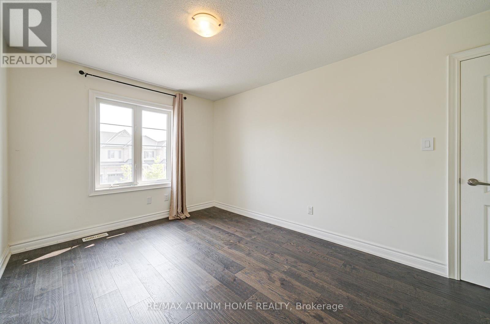 24 Briarfield Avenue, East Gwillimbury, Ontario  L9N 0P5 - Photo 20 - N12435787
