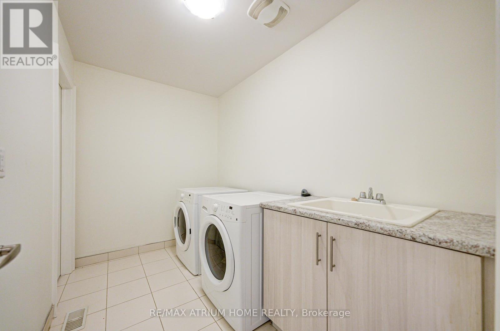 24 Briarfield Avenue, East Gwillimbury, Ontario  L9N 0P5 - Photo 21 - N12435787