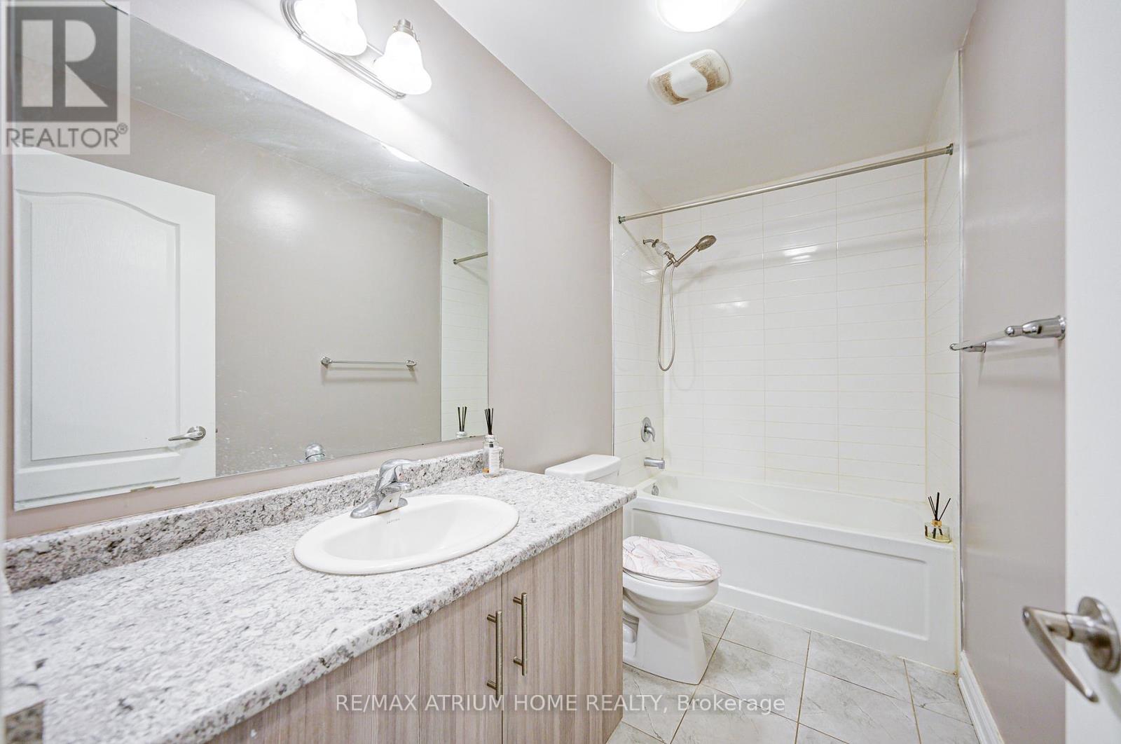24 Briarfield Avenue, East Gwillimbury, Ontario  L9N 0P5 - Photo 22 - N12435787