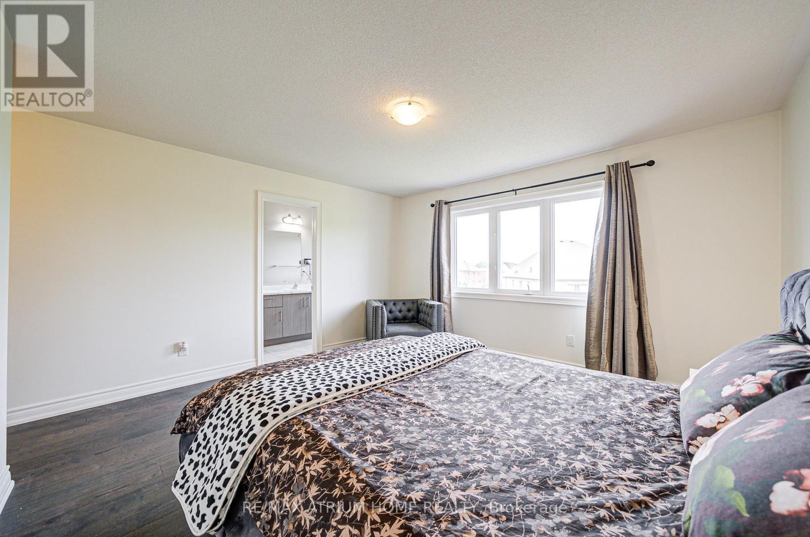 24 Briarfield Avenue, East Gwillimbury, Ontario  L9N 0P5 - Photo 24 - N12435787