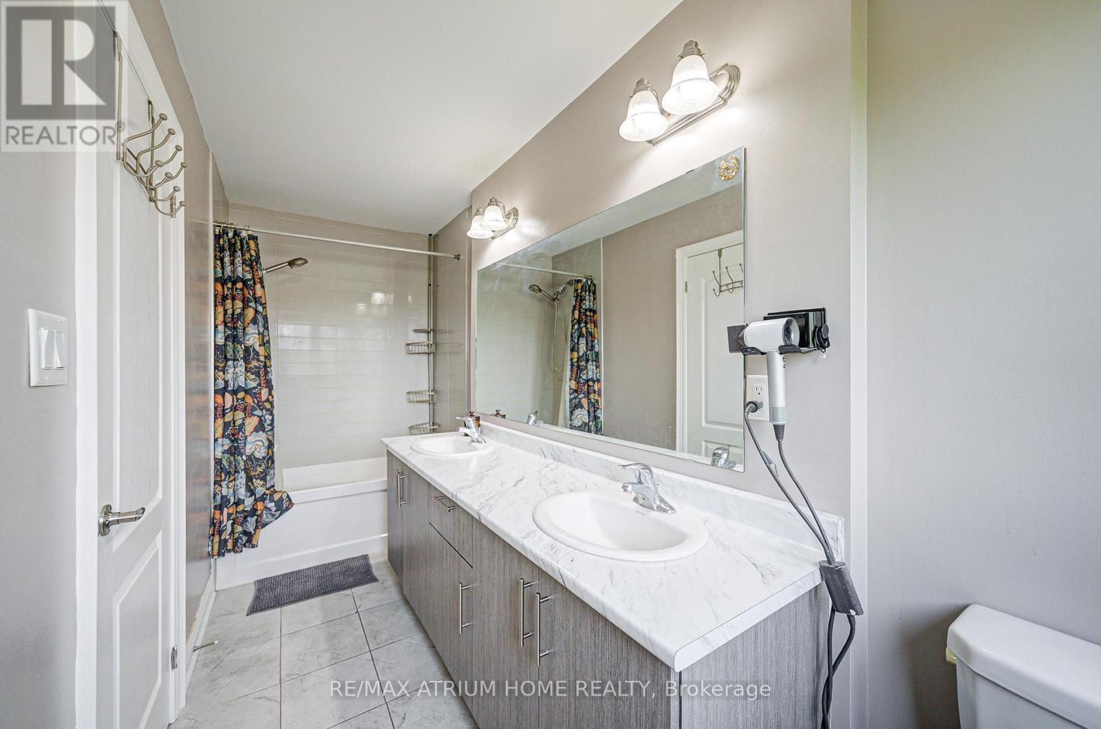24 Briarfield Avenue, East Gwillimbury, Ontario  L9N 0P5 - Photo 26 - N12435787