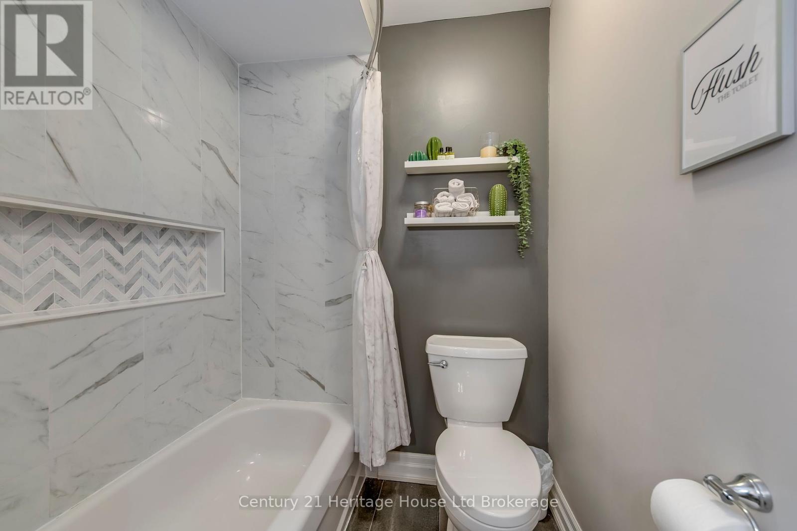 16 Sweetman Drive, Hamilton (Dundas), Ontario  L9H 7N6 - Photo 28 - X12435803