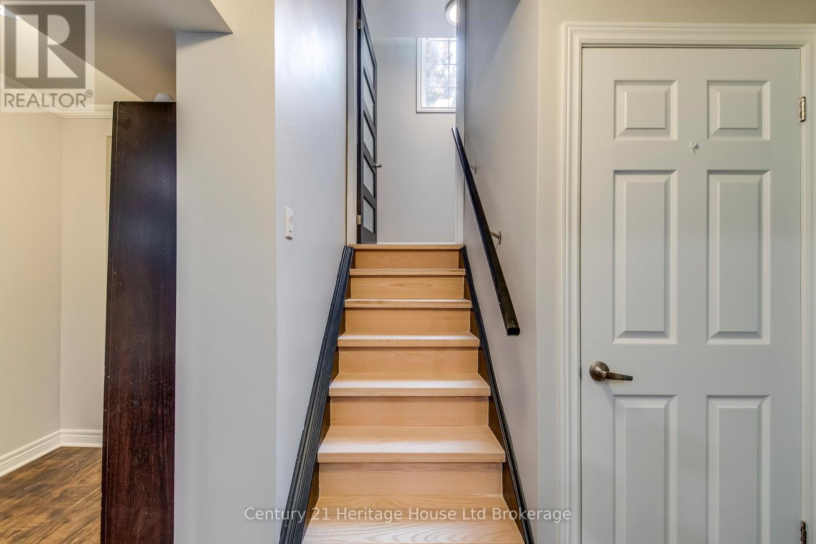 16 Sweetman Drive, Hamilton (Dundas), Ontario  L9H 7N6 - Photo 29 - X12435803