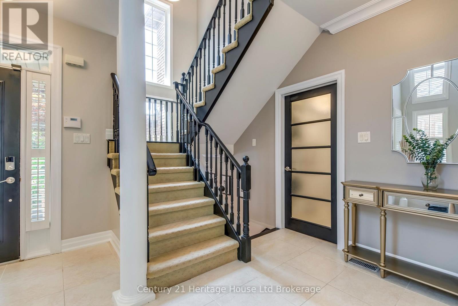 16 Sweetman Drive, Hamilton (Dundas), Ontario  L9H 7N6 - Photo 7 - X12435803