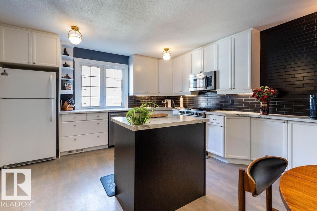 17034 67 AV NW, Edmonton, Alberta