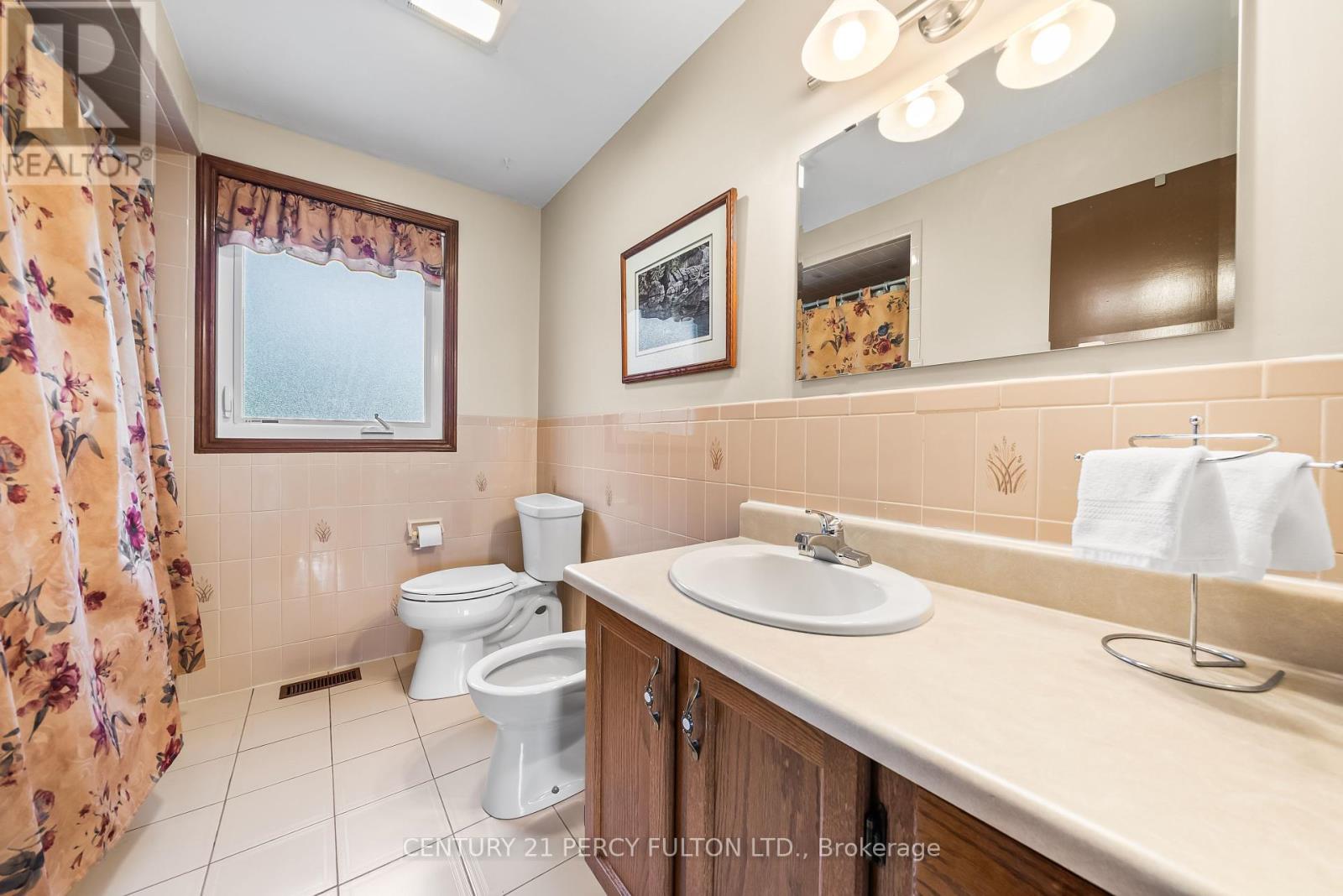 205 Gabrielle Mews, Whitchurch-Stouffville, Ontario  L4A 5A4 - Photo 19 - N12249833