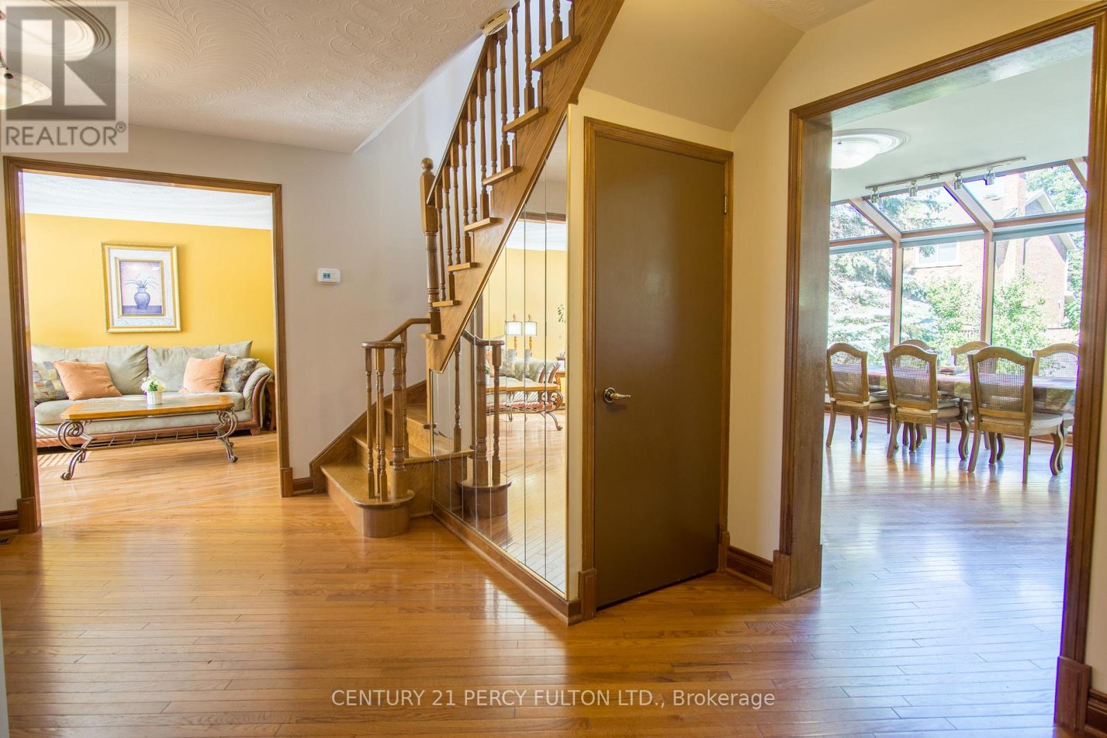 205 Gabrielle Mews, Whitchurch-Stouffville, Ontario  L4A 5A4 - Photo 8 - N12249833