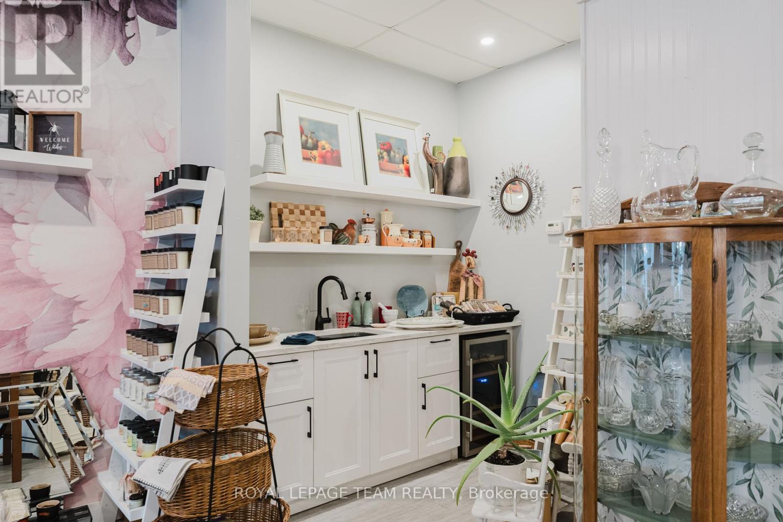 Unit 7 - 75 Elgin Street W, Arnprior, Ontario  K7S 3T9 - Photo 7 - X12435793