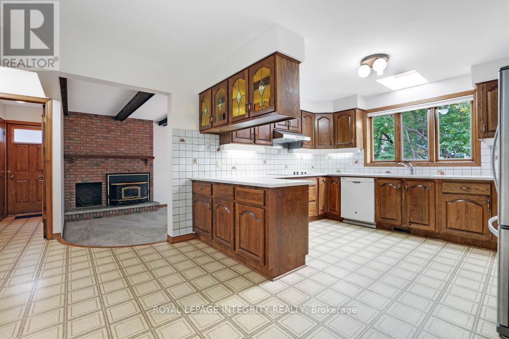 2291 Courtice Avenue E, Ottawa, Ontario  K1H 7G7 - Photo 10 - X12435805