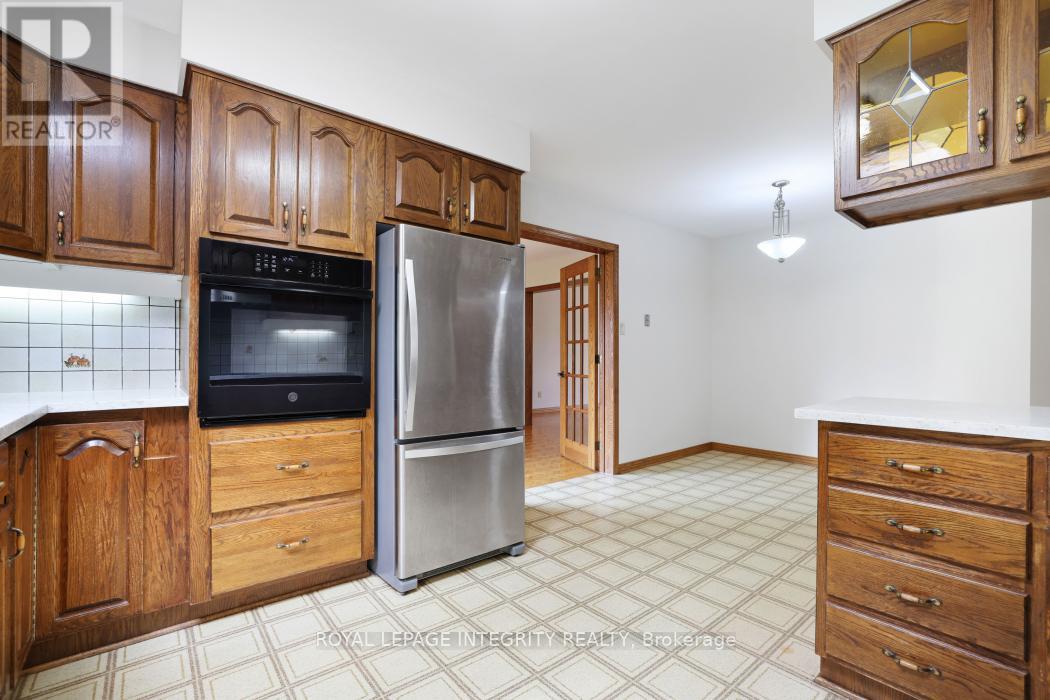 2291 Courtice Avenue E, Ottawa, Ontario  K1H 7G7 - Photo 13 - X12435805