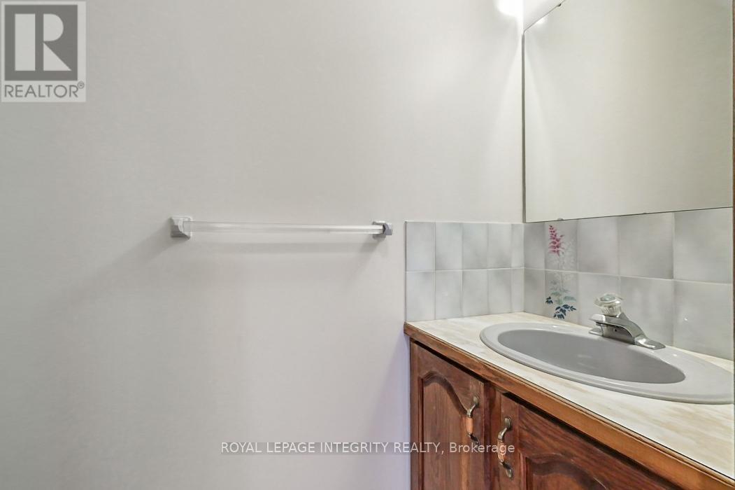 2291 Courtice Avenue E, Ottawa, Ontario  K1H 7G7 - Photo 16 - X12435805