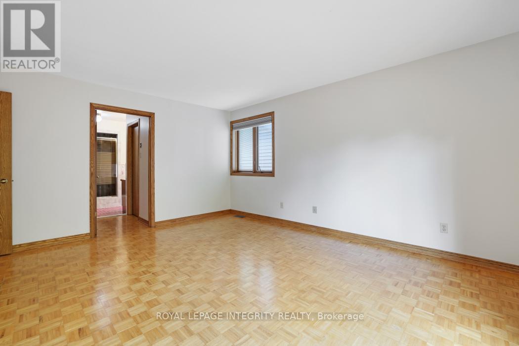 2291 Courtice Avenue E, Ottawa, Ontario  K1H 7G7 - Photo 18 - X12435805