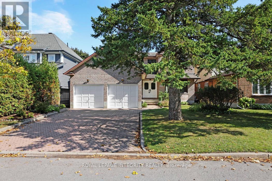 2291 Courtice Avenue E, Ottawa, Ontario  K1H 7G7 - Photo 2 - X12435805