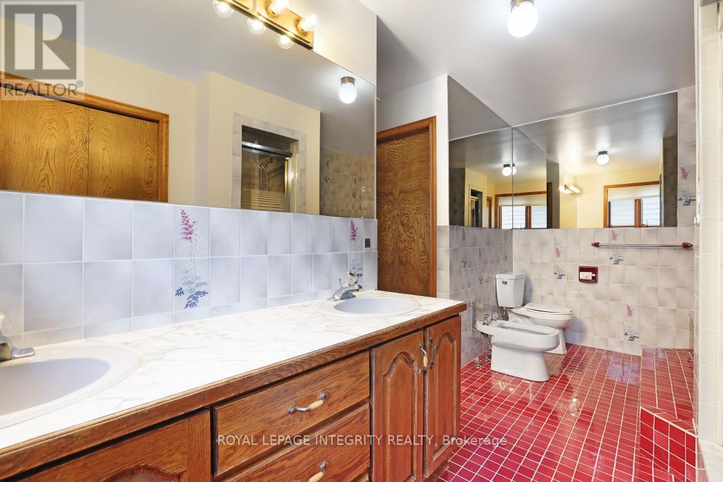 2291 Courtice Avenue E, Ottawa, Ontario  K1H 7G7 - Photo 21 - X12435805