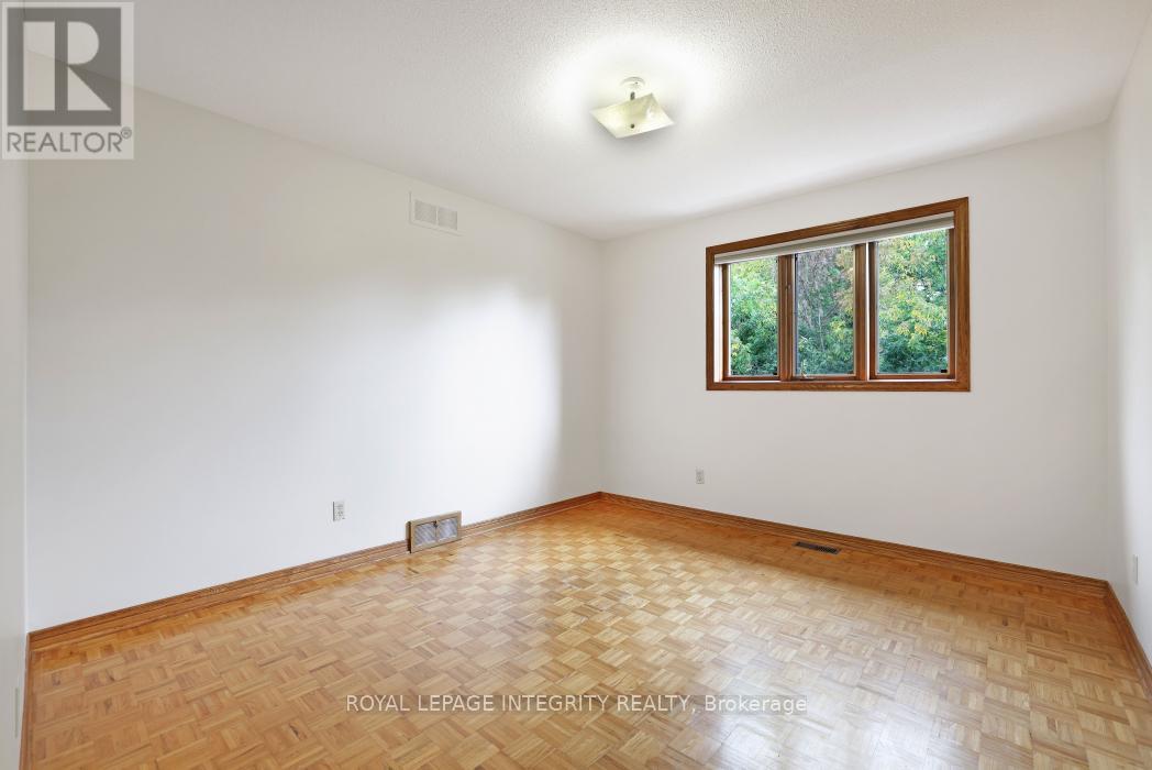 2291 Courtice Avenue E, Ottawa, Ontario  K1H 7G7 - Photo 22 - X12435805