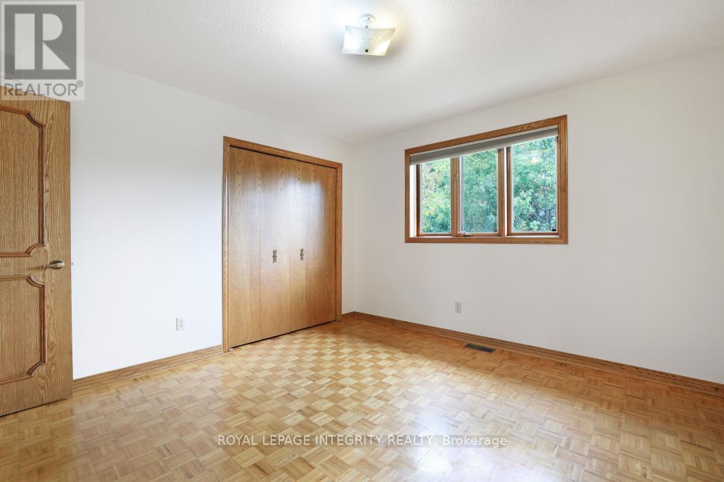 2291 Courtice Avenue E, Ottawa, Ontario  K1H 7G7 - Photo 25 - X12435805
