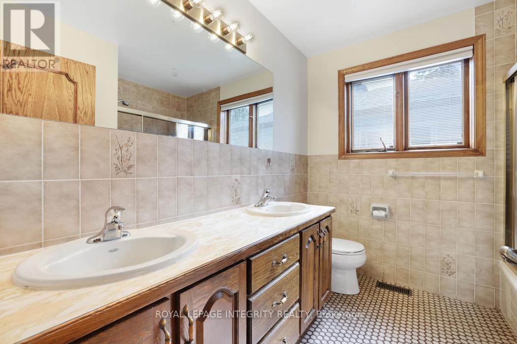 2291 Courtice Avenue E, Ottawa, Ontario  K1H 7G7 - Photo 26 - X12435805