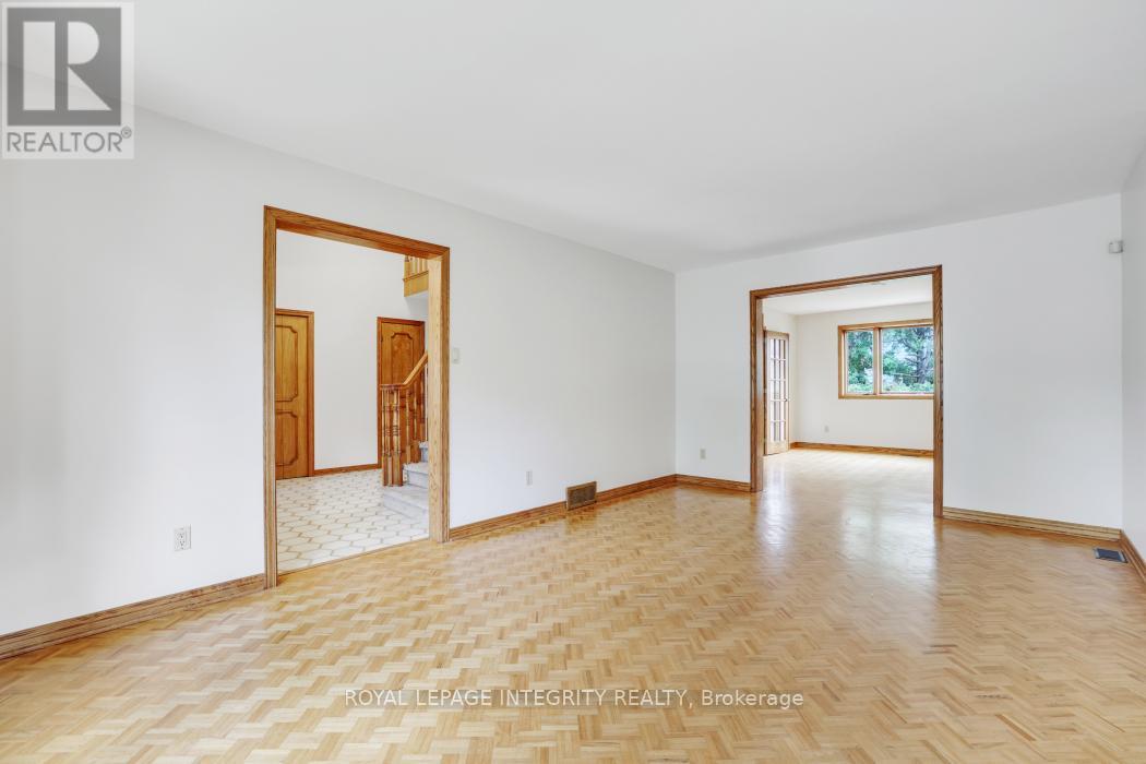 2291 Courtice Avenue E, Ottawa, Ontario  K1H 7G7 - Photo 7 - X12435805