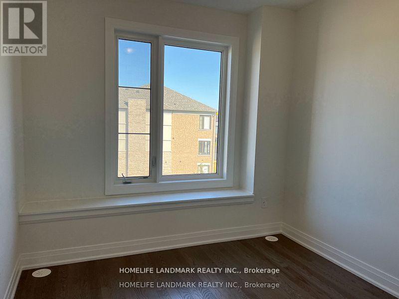 314 Laplante Street, Newmarket, Ontario  L3X 0M8 - Photo 8 - N12435667