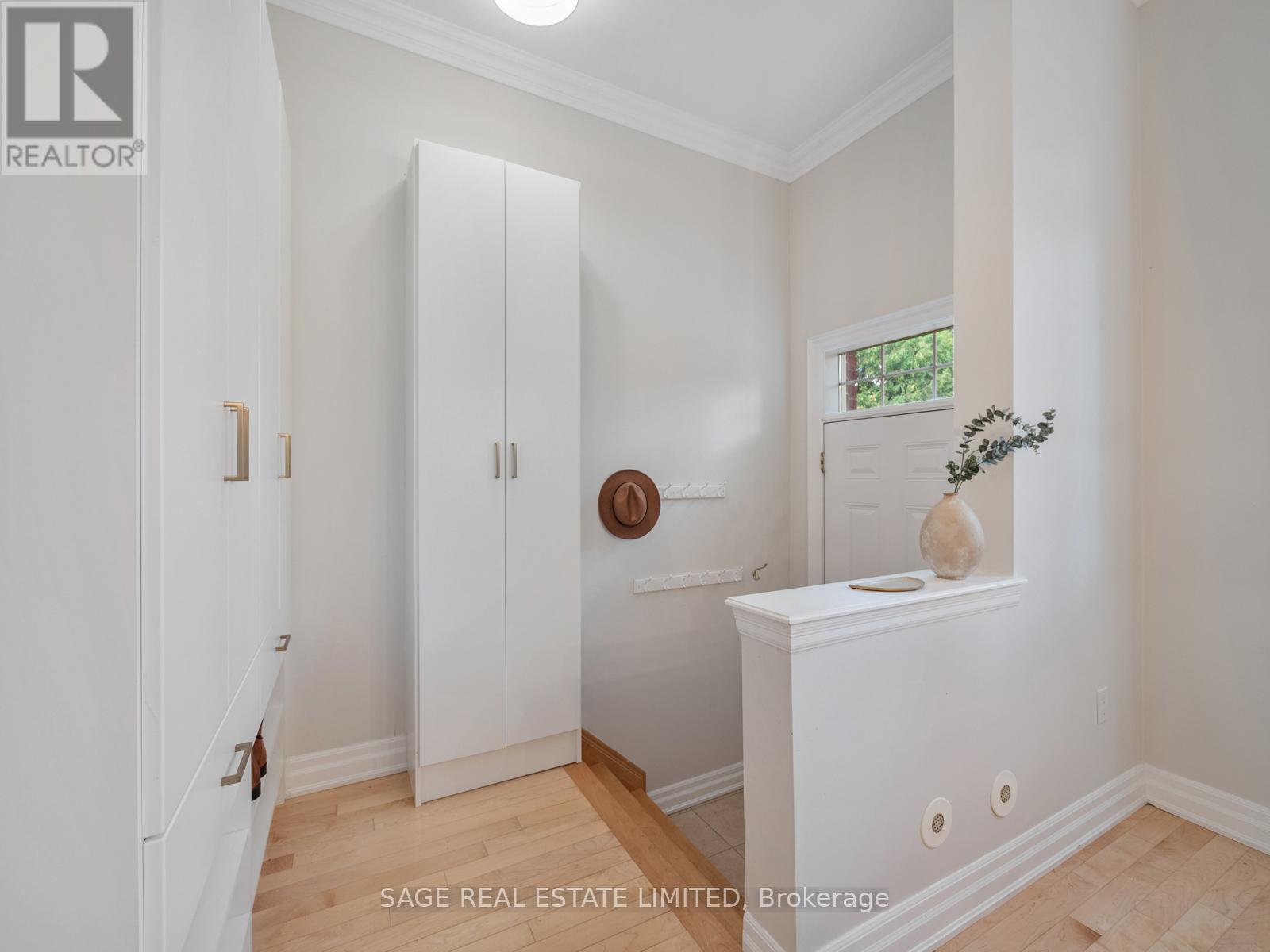 31 Tompkins Mews, Toronto, Ontario  M4L 0A1 - Photo 4 - E12435800