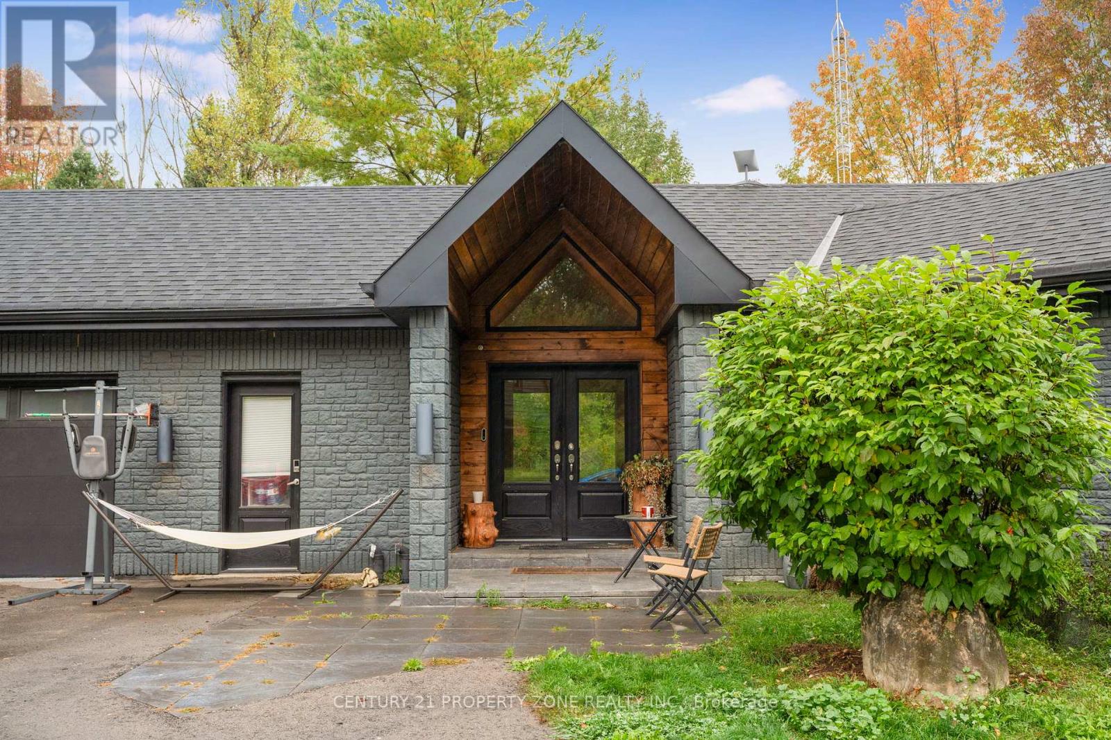 5814 Tenth Line, Erin, Ontario  N0B 1T0 - Photo 3 - X12415117