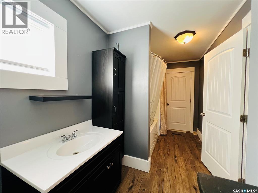 82 3rd Avenue E, Central Butte, Saskatchewan  S0H 0T0 - Photo 15 - SK019703