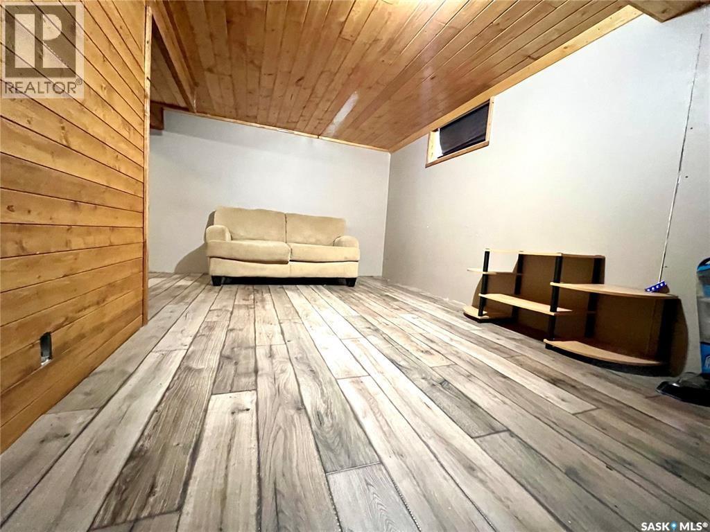82 3rd Avenue E, Central Butte, Saskatchewan  S0H 0T0 - Photo 27 - SK019703