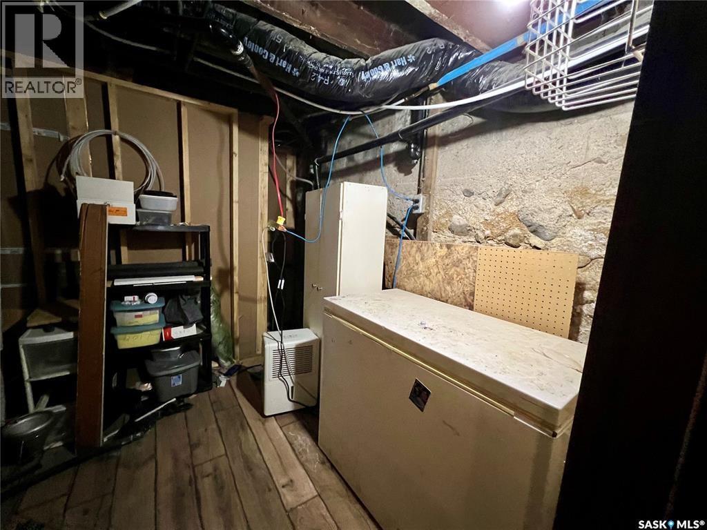 82 3rd Avenue E, Central Butte, Saskatchewan  S0H 0T0 - Photo 29 - SK019703