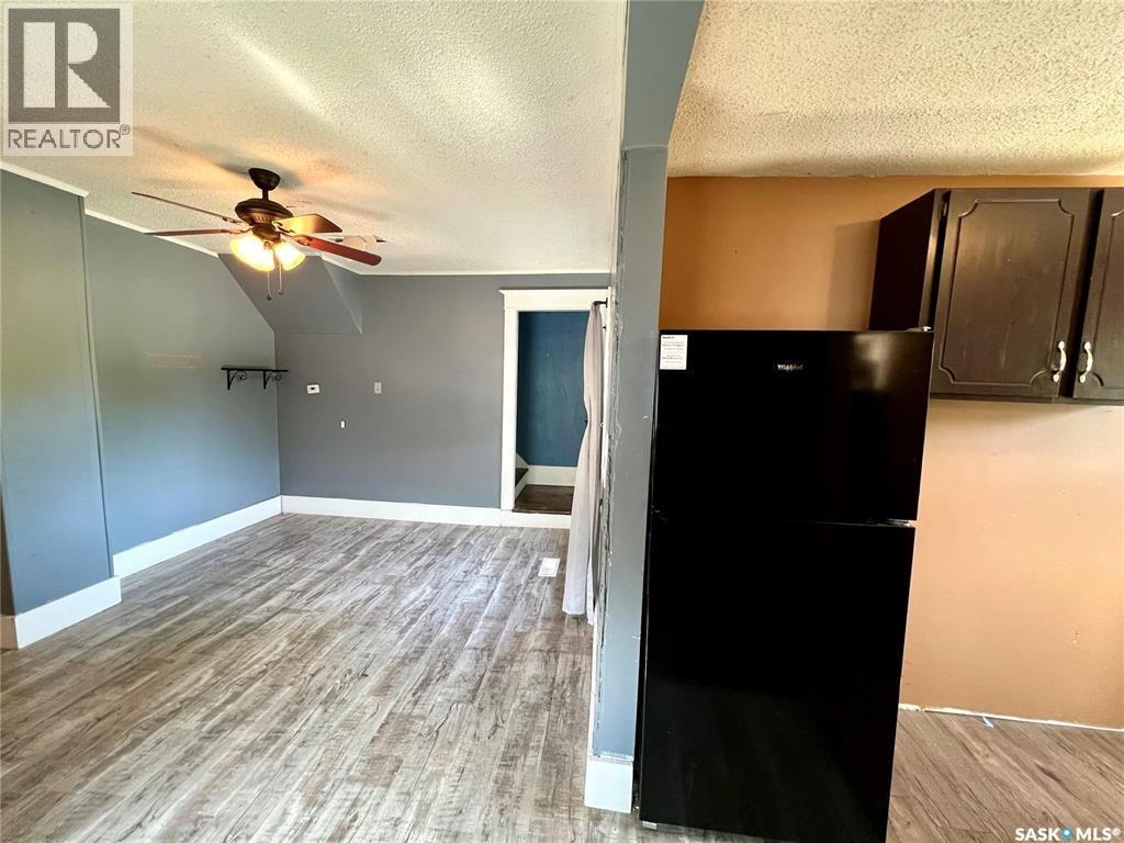 82 3rd Avenue E, Central Butte, Saskatchewan  S0H 0T0 - Photo 6 - SK019703