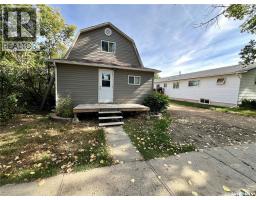 82 3rd Avenue E, Central Butte, Ca