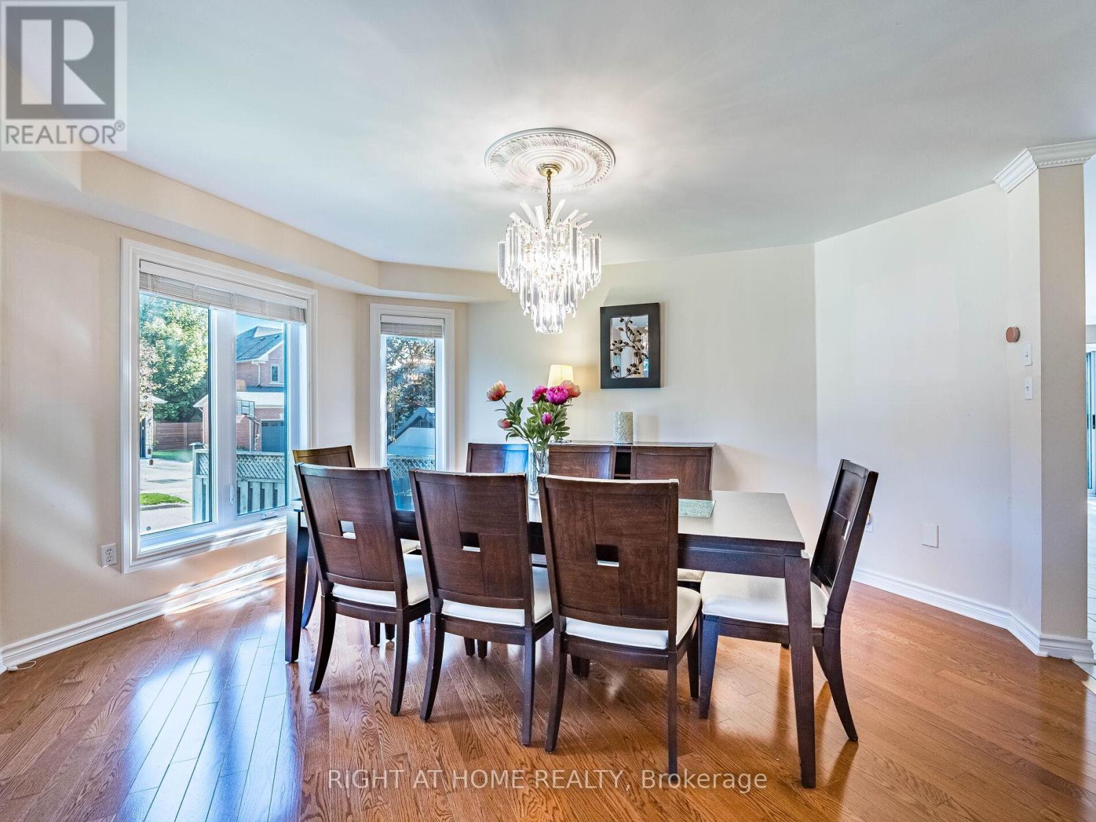 2204 Carpenters Circle, Oakville, Ontario  L6M 3C7 - Photo 13 - W12435804