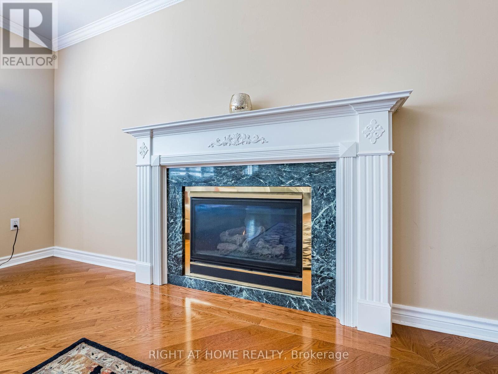 2204 Carpenters Circle, Oakville, Ontario  L6M 3C7 - Photo 16 - W12435804