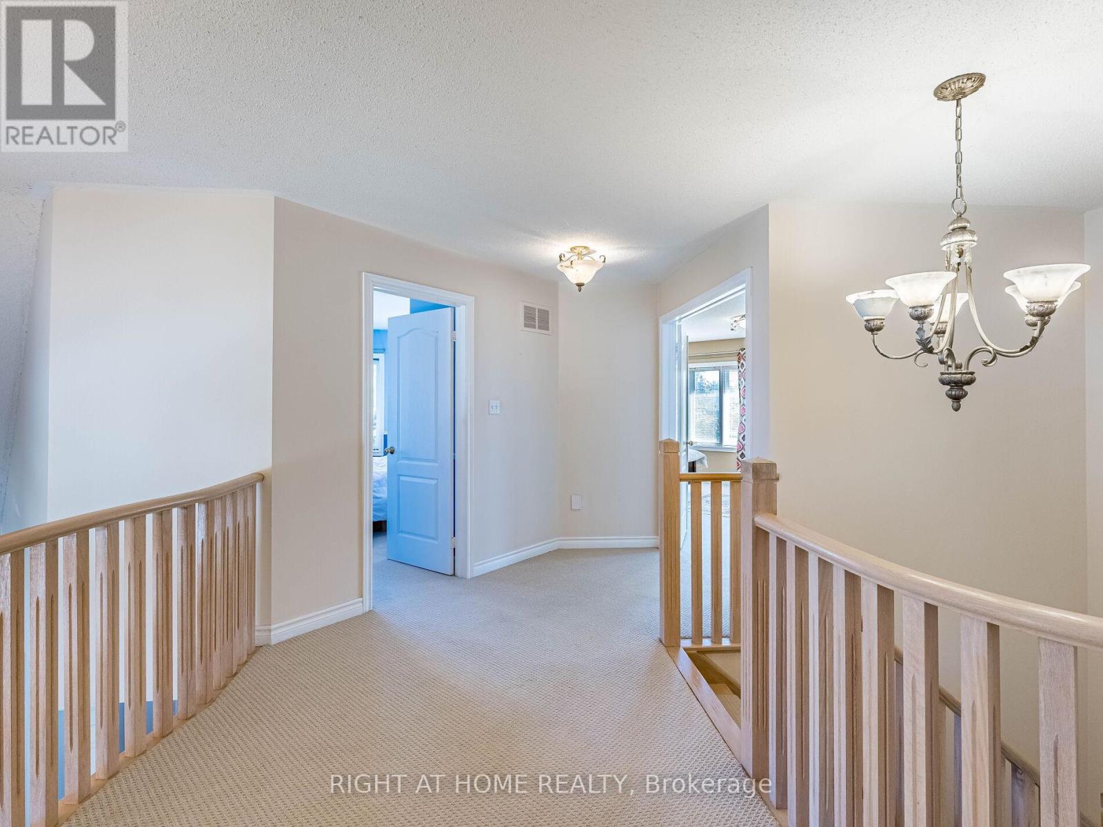 2204 Carpenters Circle, Oakville, Ontario  L6M 3C7 - Photo 27 - W12435804