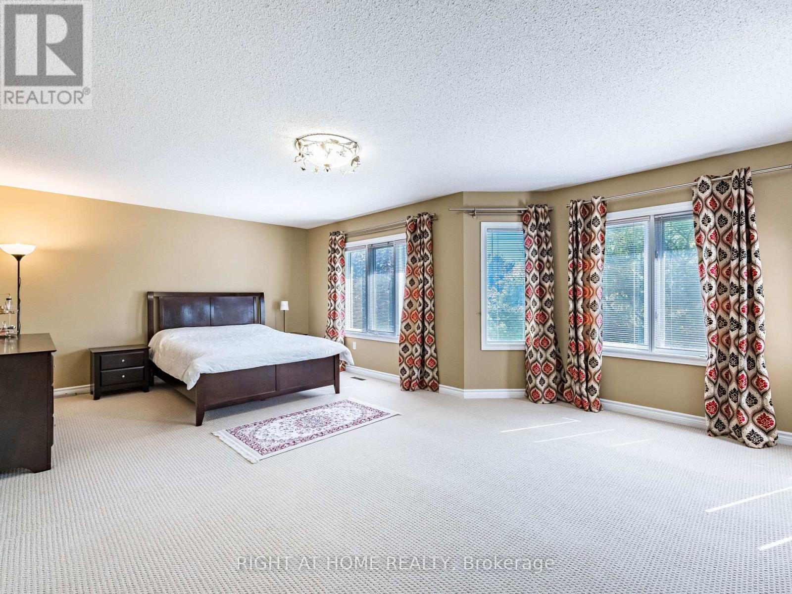 2204 Carpenters Circle, Oakville, Ontario  L6M 3C7 - Photo 33 - W12435804