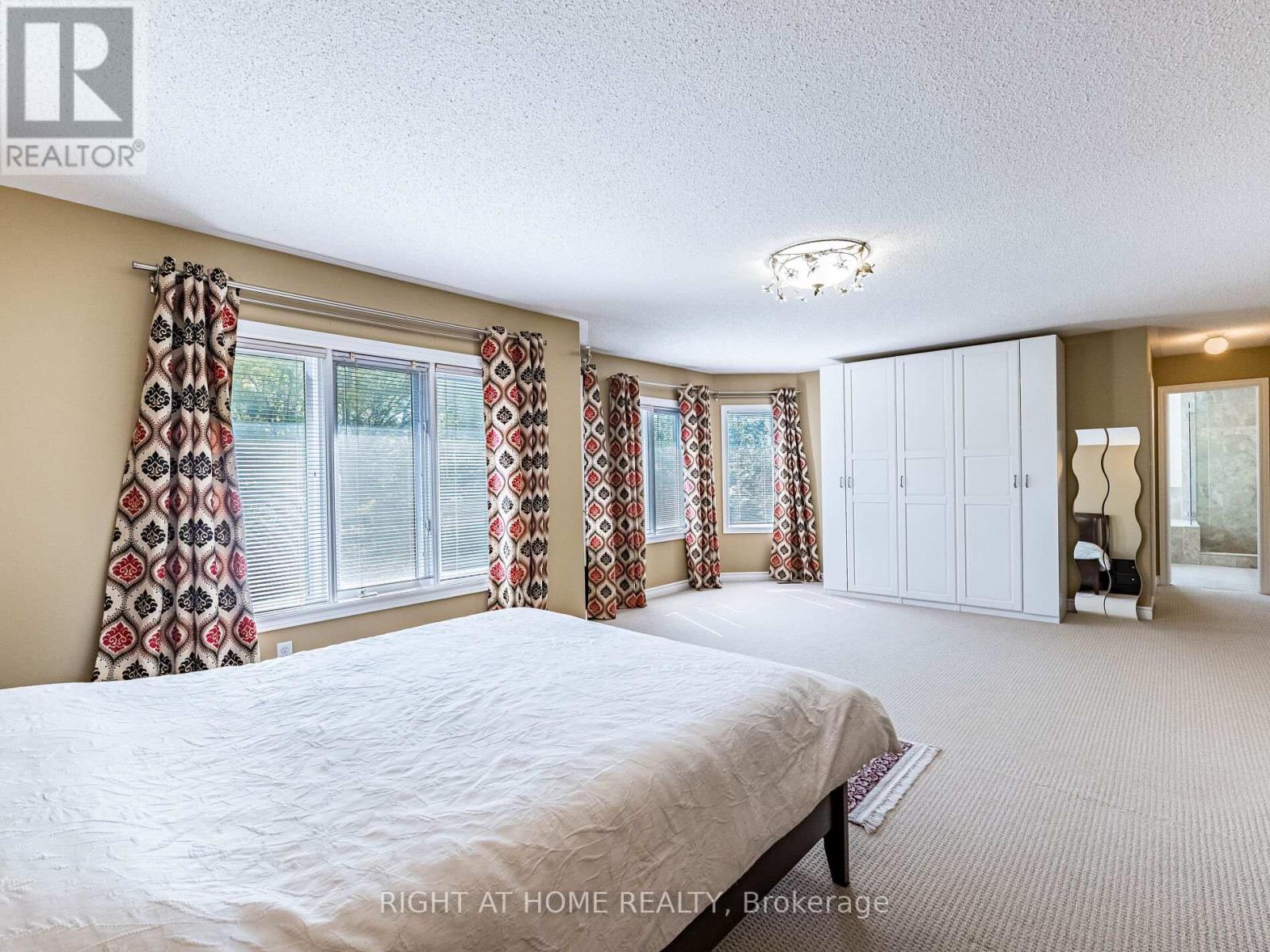 2204 Carpenters Circle, Oakville, Ontario  L6M 3C7 - Photo 34 - W12435804