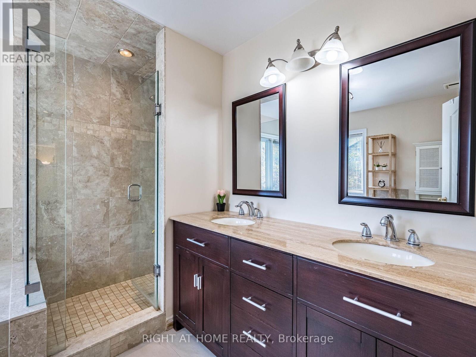 2204 Carpenters Circle, Oakville, Ontario  L6M 3C7 - Photo 35 - W12435804