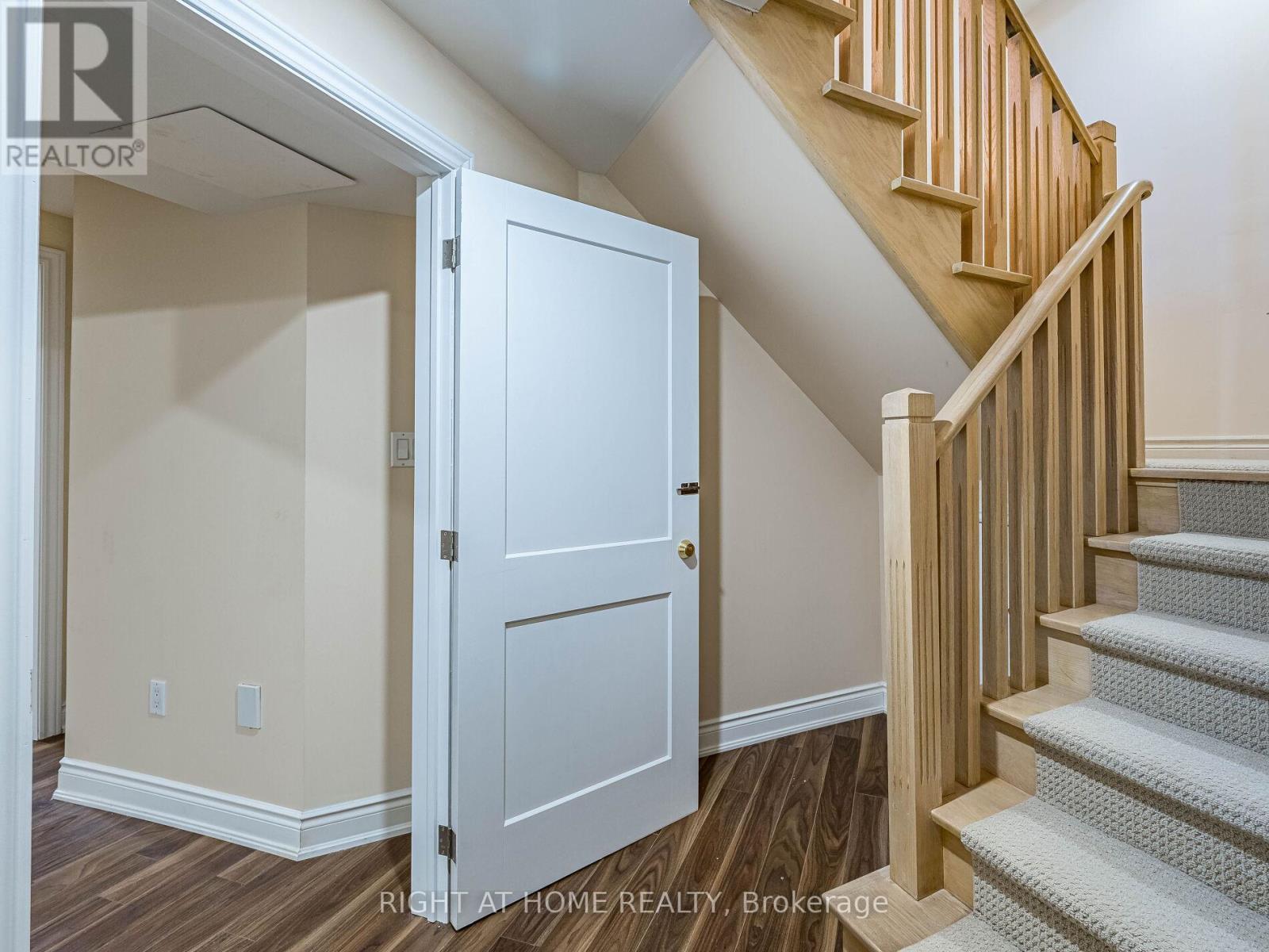 2204 Carpenters Circle, Oakville, Ontario  L6M 3C7 - Photo 36 - W12435804