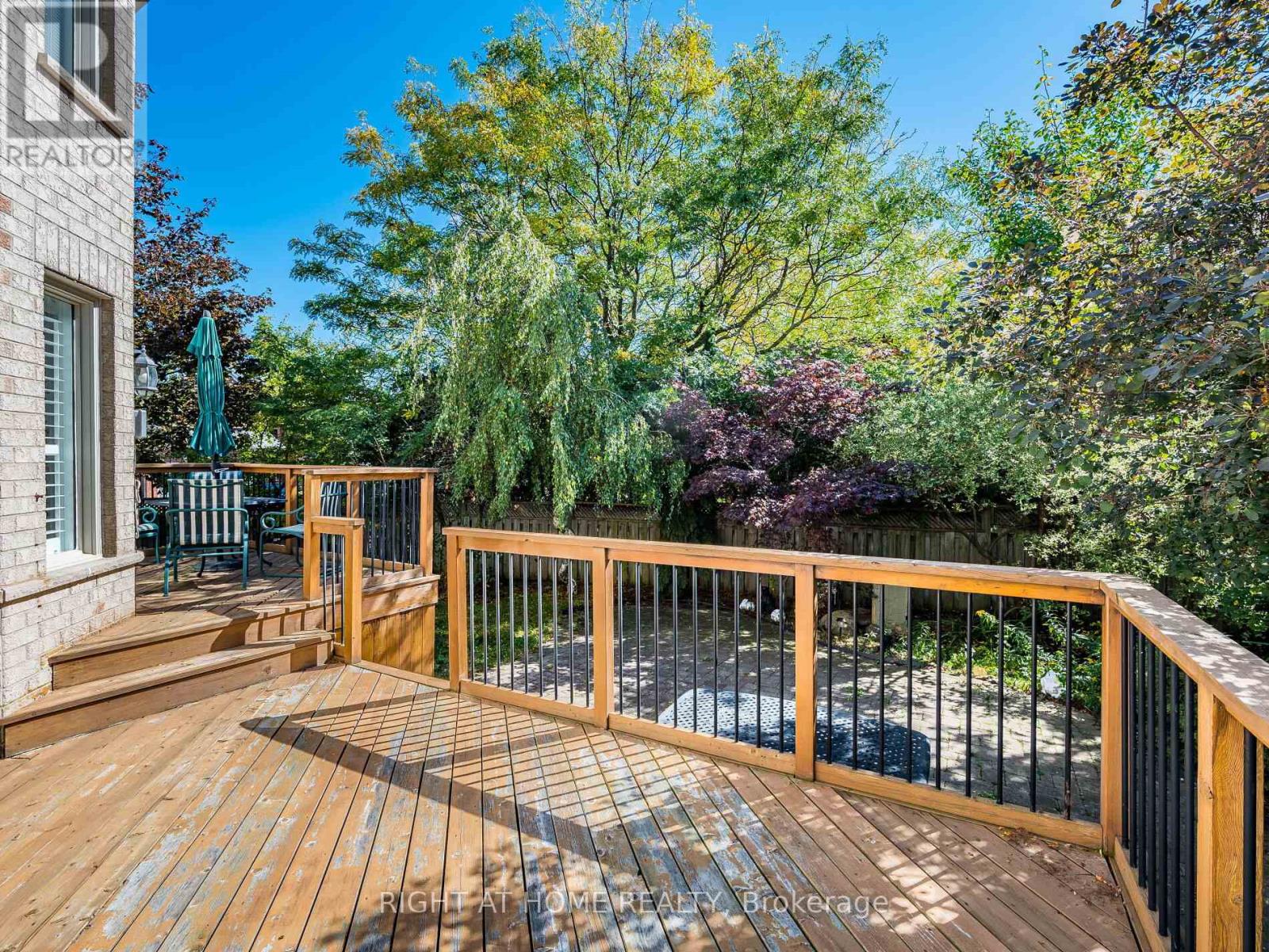 2204 Carpenters Circle, Oakville, Ontario  L6M 3C7 - Photo 42 - W12435804