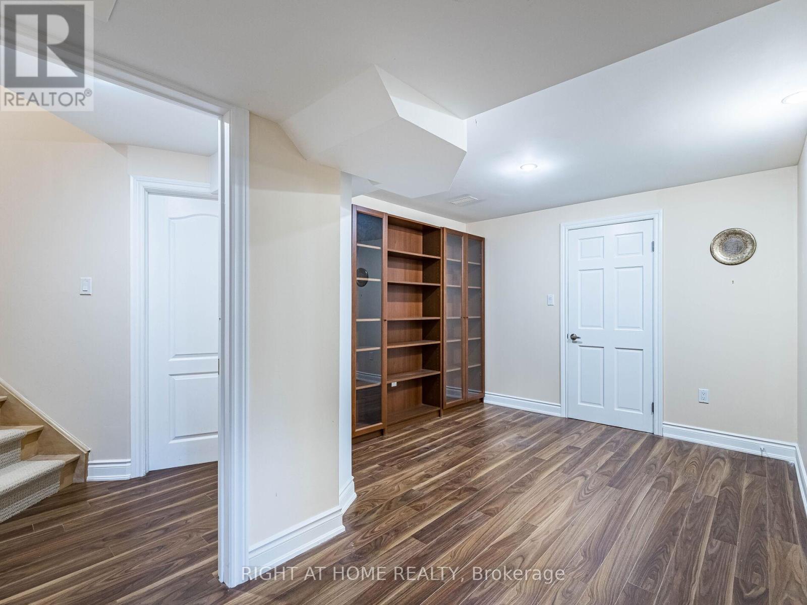 2204 Carpenters Circle, Oakville, Ontario  L6M 3C7 - Photo 49 - W12435804