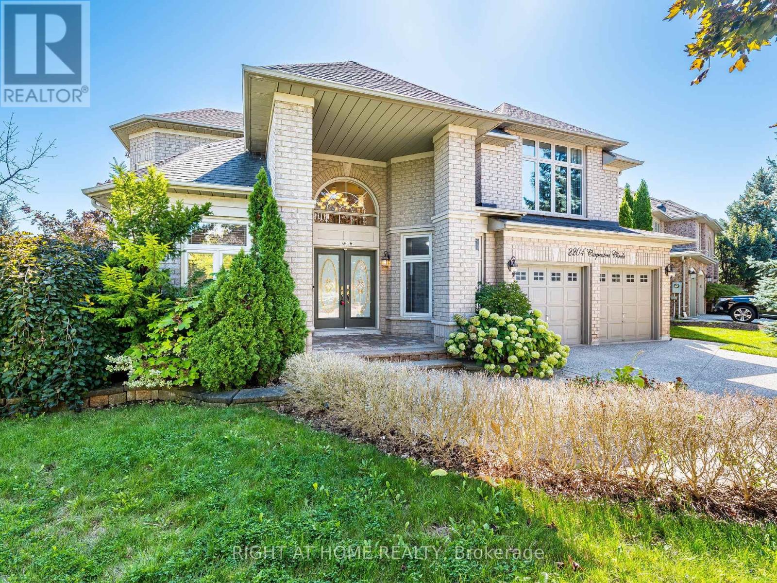2204 Carpenters Circle, Oakville, Ontario  L6M 3C7 - Photo 9 - W12435804