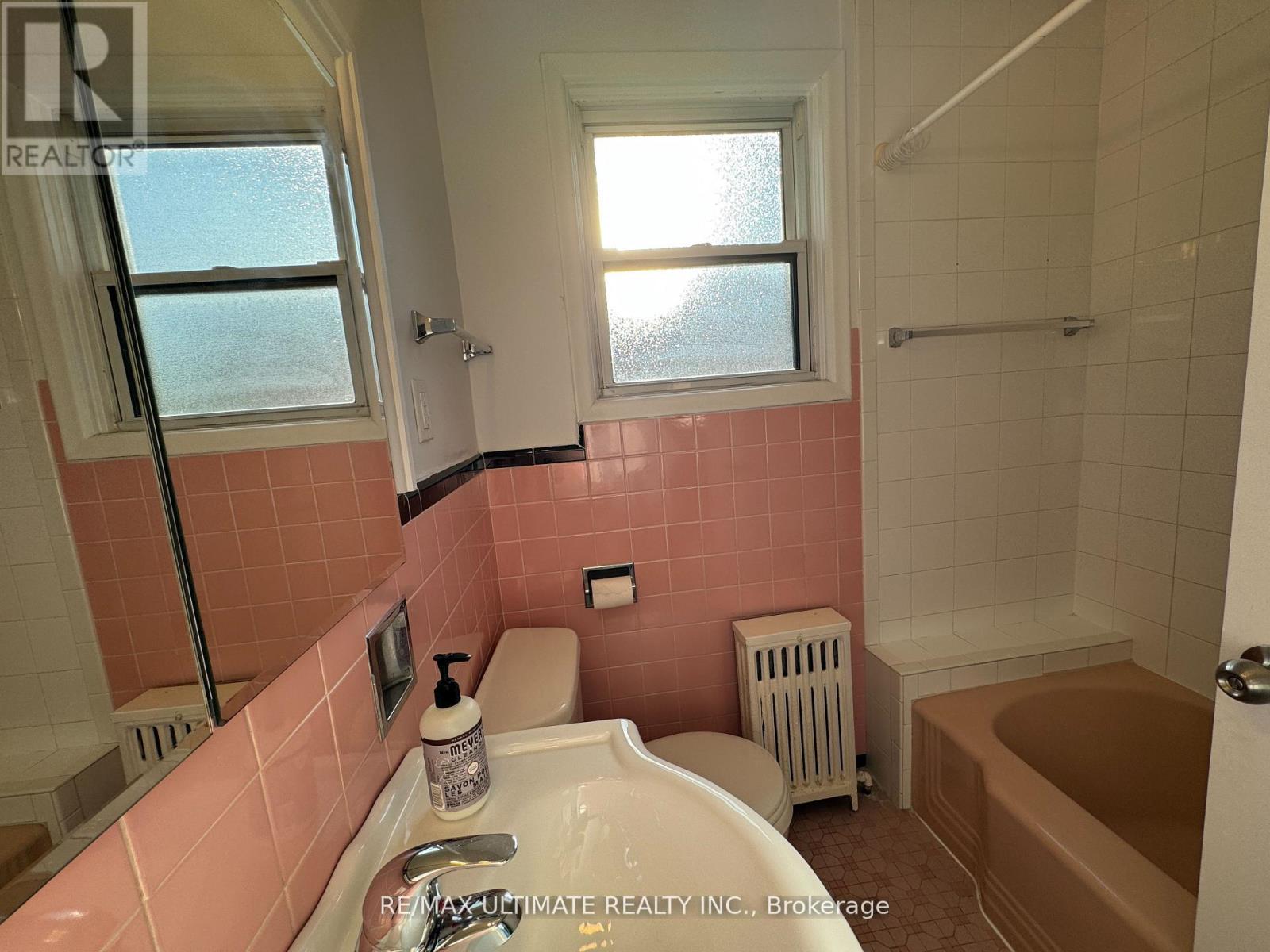 2 - 468 Ridelle Avenue, Toronto, Ontario  M6B 1K5 - Photo 13 - W12435810